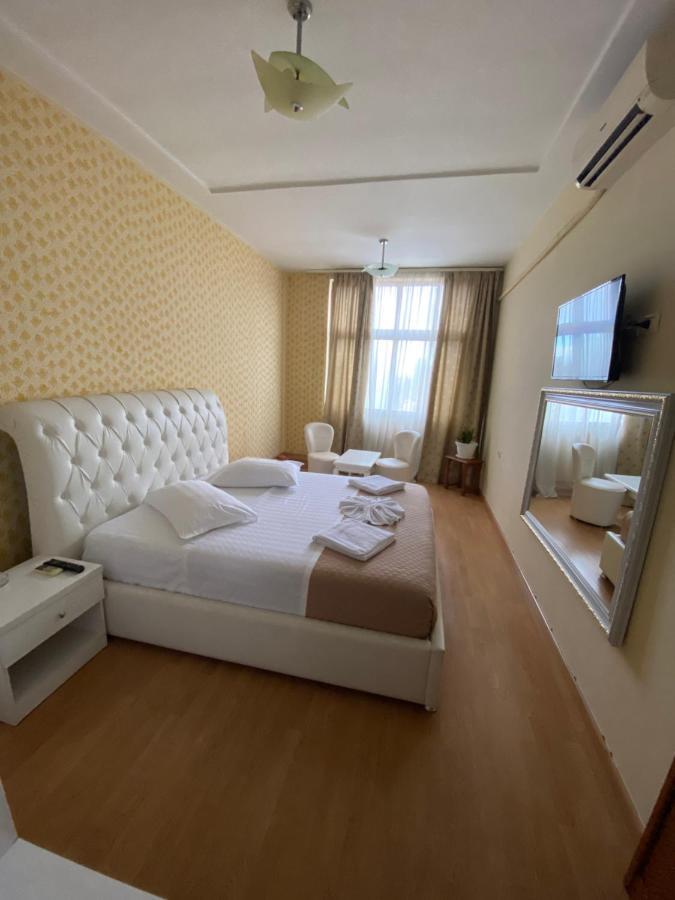 Hotel Arberia Tirana Exterior foto